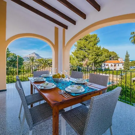 Villa Cruanyes By