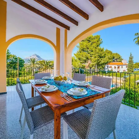 Villa Cruanyes By